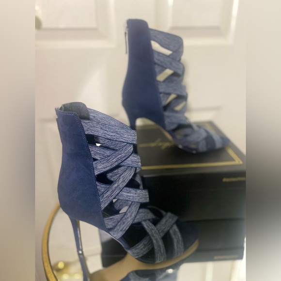 💙GOOD CONDITION!💙 Data by Zendaya | Size: 9 | Blue Denim | Height: 3.5 in. - Picture 13 of 15